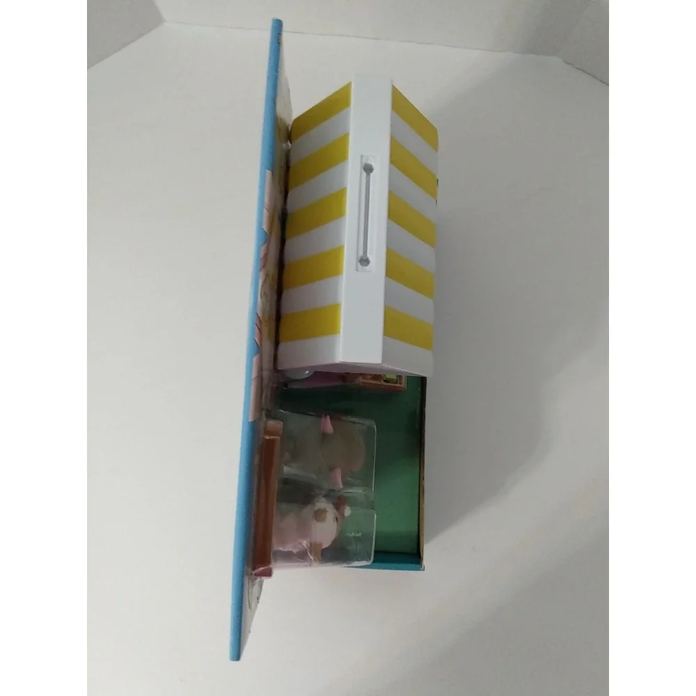 Friendship Heights Market And Cafe W/ Millie And Biscuit 2 in 1 Playset New